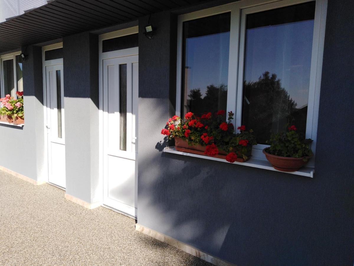 Apartmany Fantagiro Kaluža Exterior foto